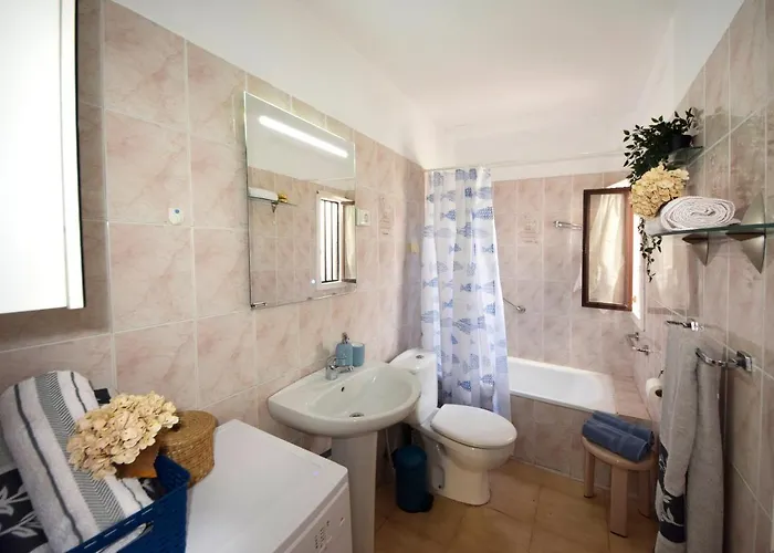 Апартаменти Americas House Seafront *