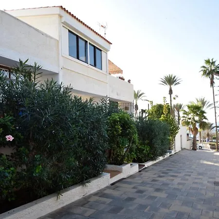 Апартаменты Americas House Seafront *